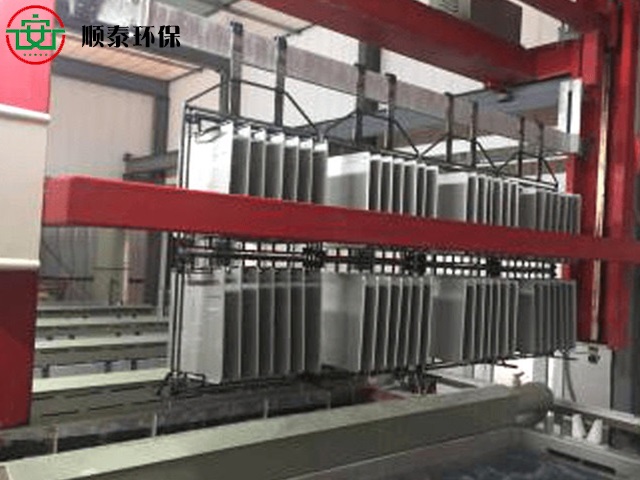 在購買熱鍍鋅設(shè)備之前，一定是要了解這些原理